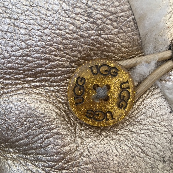 UGG Girl One Button Gold Boots Size 2 - Picture 12 of 15